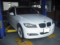 BMW アルピナ B3 ホイールアライメント調整